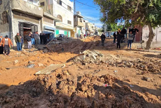 Massive destruction in the Al-Fara'a refugee camp. (Photo: via QNN)